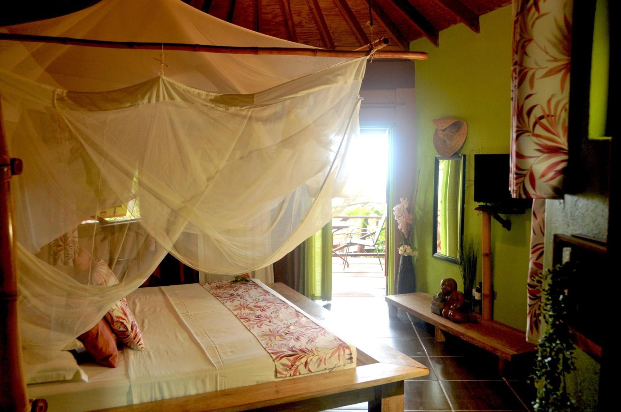Mango Island Lodges Saint Joseph Экстерьер фото