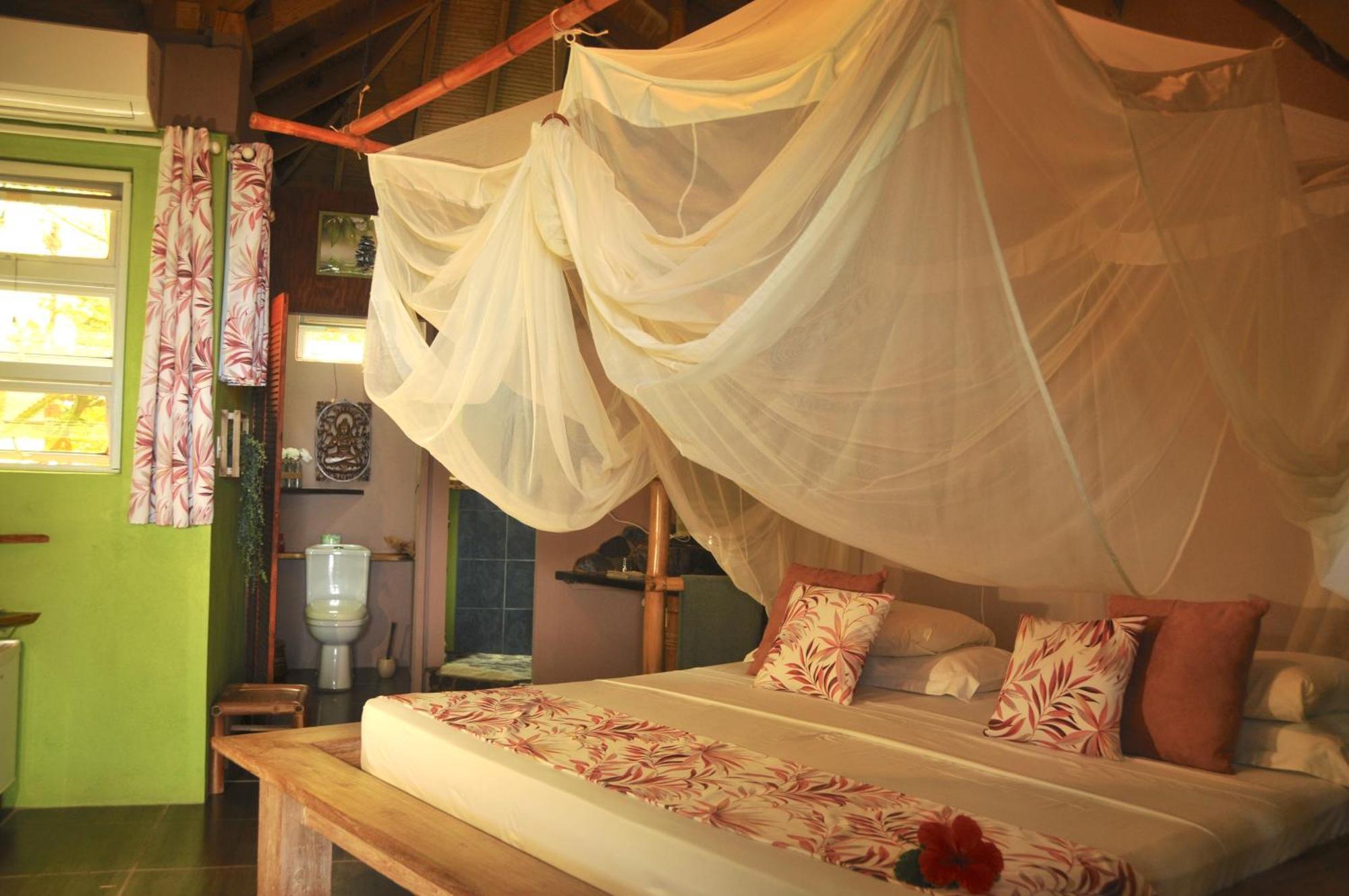 Mango Island Lodges Saint Joseph Экстерьер фото